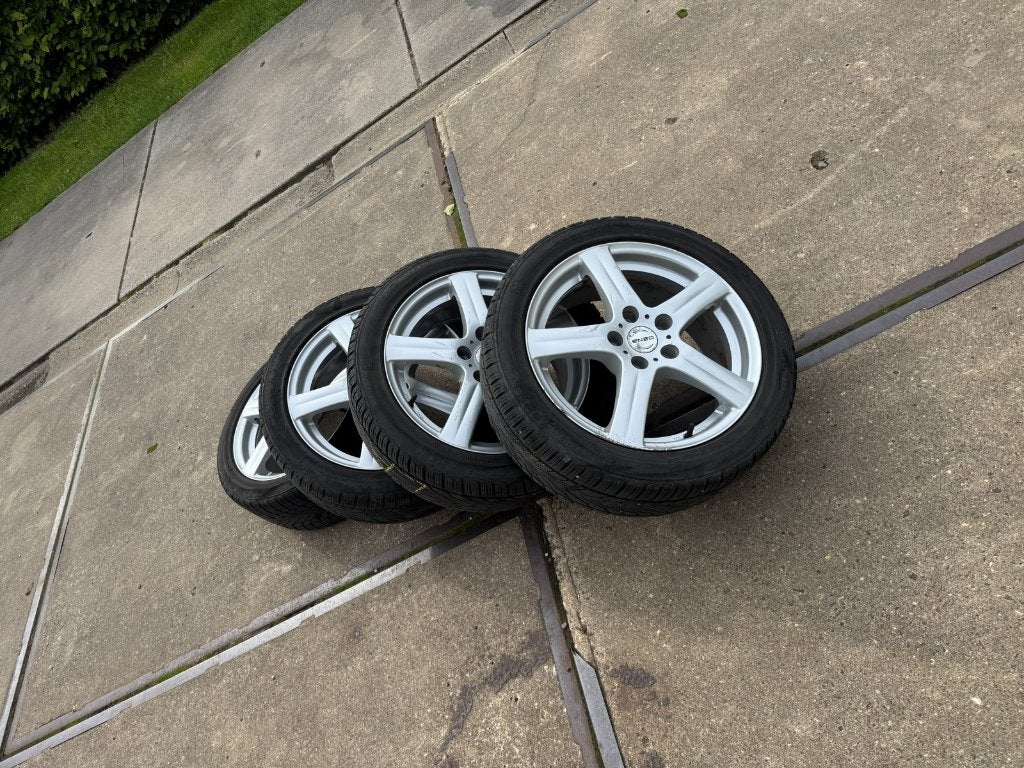 Winterwielen Toyota Auris 2014 - 2019, Auto-onderdelen, Banden en Velgen, Ophalen, Gebruikt, Velg(en), 17 inch