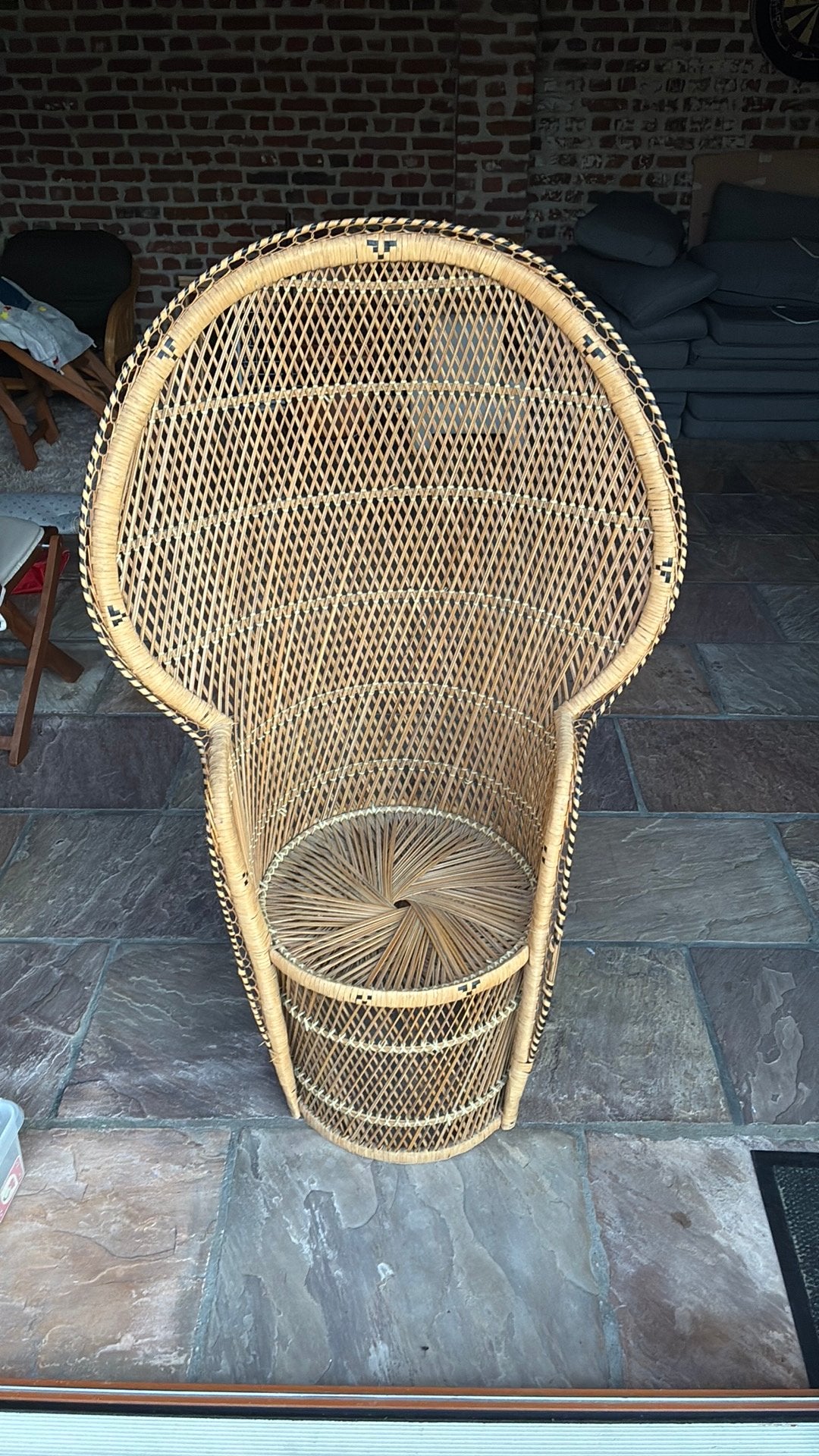 Fauteuil vintage en forme de paon, Enlèvement