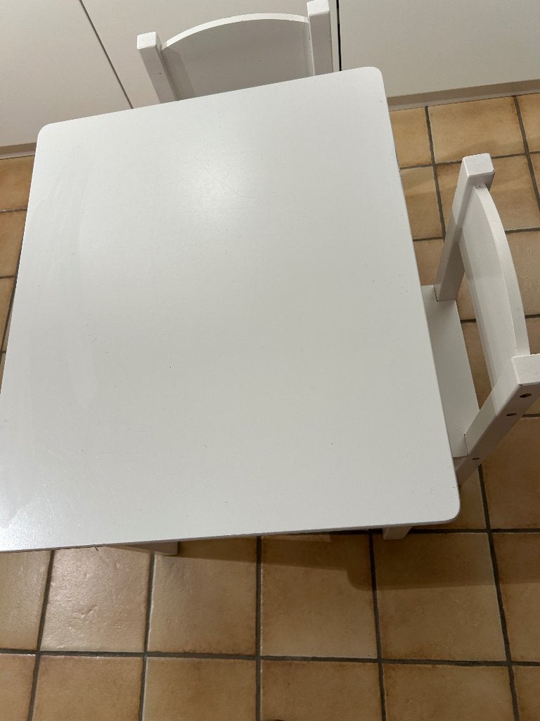 kindertafel met 2 stoeltjes, Kinderen en Baby's, Ophalen, Gebruikt, Tafel(s) en Stoel(en)