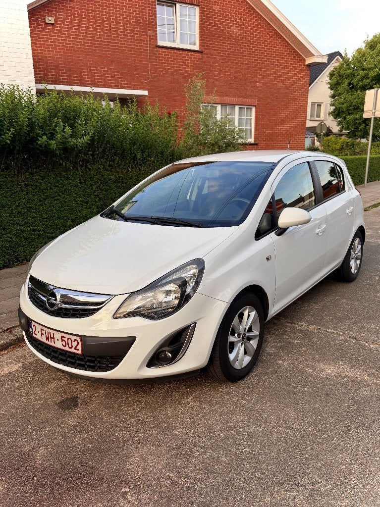 Opel Corsa D phase 2c 1.2 Essence (86 ch) - Mai 2014, Euro 5, Achat, Boîte manuelle, Noir