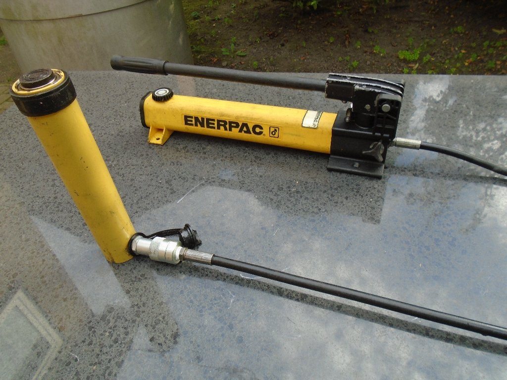 Werkplaatspers, pers, hydrauliek pomp met cilinder. Enerpac, Ophalen, Gebruikt