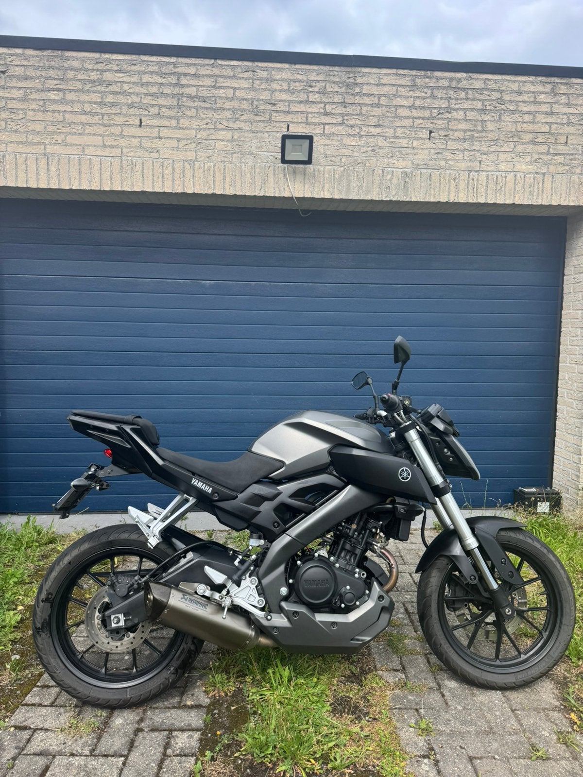 MT 125 Akrapovic 11 000 km, Motos, Enlèvement