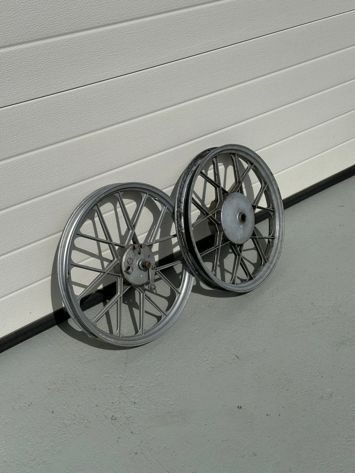 Piaggio Si / Ciao / Citta – Grimeca 16 inch velgenset, Vélos & Vélomoteurs, Enlèvement, Comme neuf