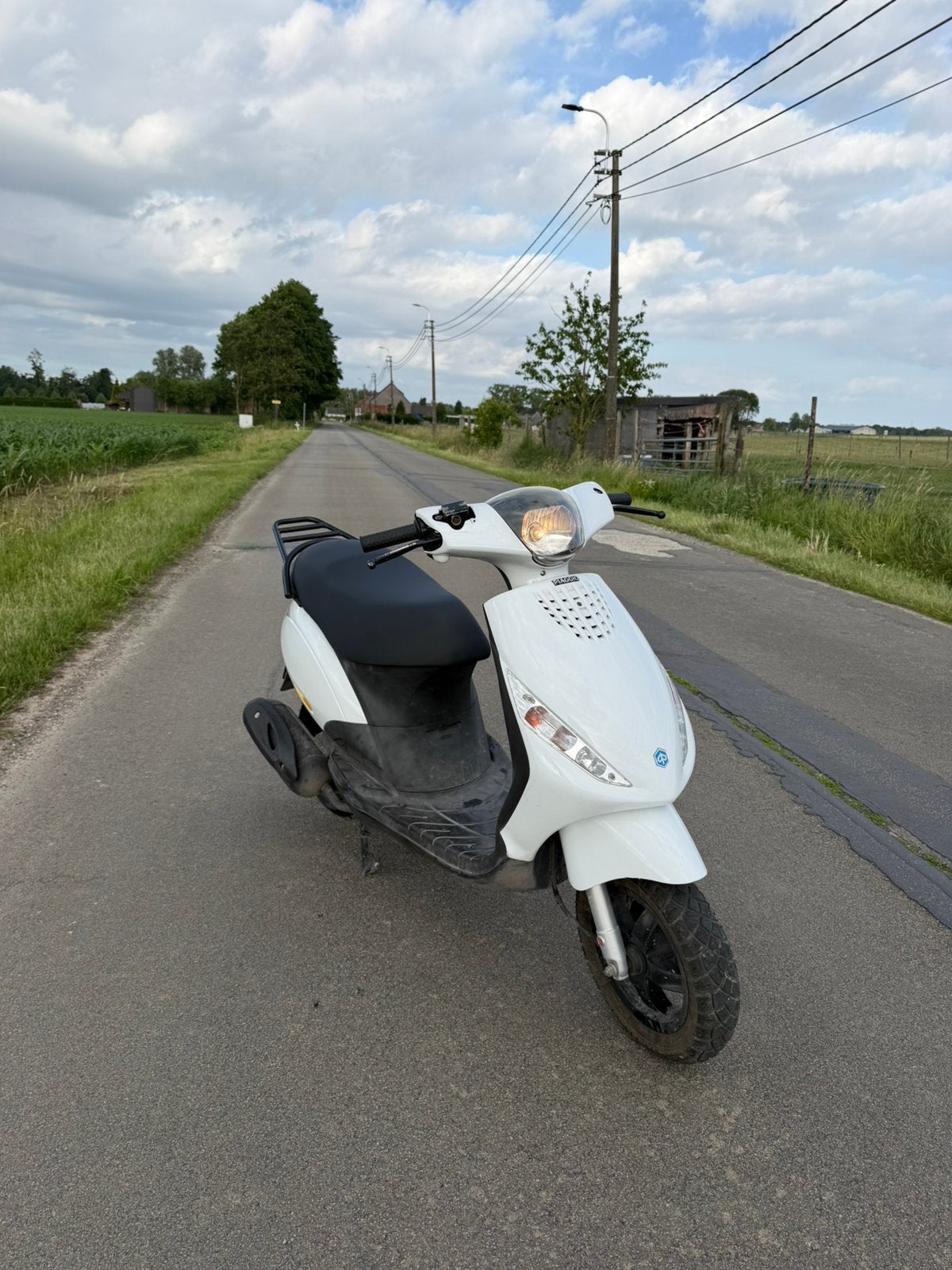Piaggio zip b klasse, Vélos & Vélomoteurs, Scooters | Piaggio, Comme neuf, Zip, Électrique, Enlèvement