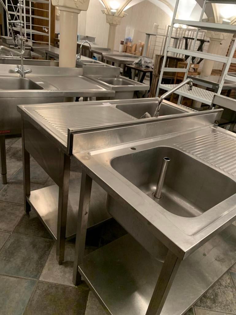 Matériaux d'accueil en acier inoxydable  : Nicole & Co), Mobilier en inox, Enlèvement, Utilisé, Nicole & Co