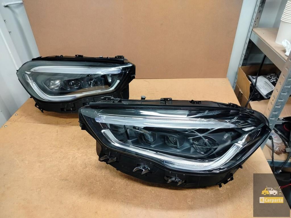 A2479064105, Mercedes GLA W247 II Multibeam lamp rechts link, Gebruikt, Mercedes-Benz AG, Mercedes-Benz, Mercedesstrasse 120
70372  Stuttgart, DE