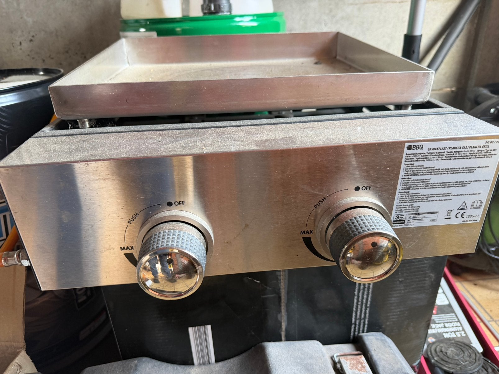 Gas bakplaat en barbecu, Ophalen