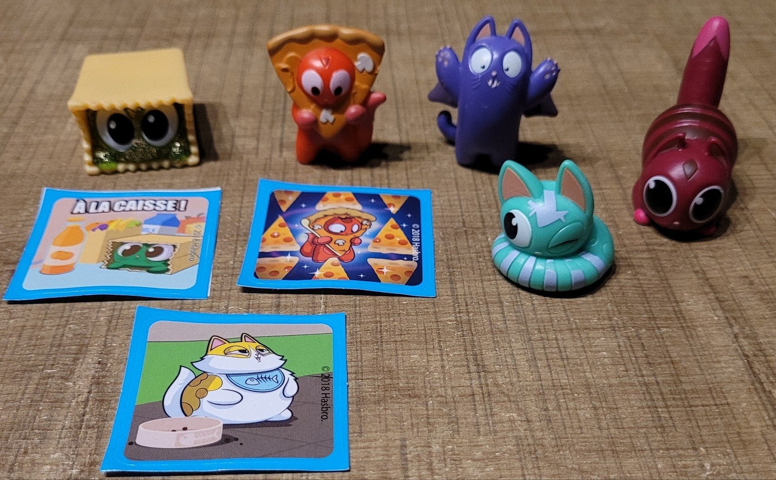 Lost Kitties: 5 figuurtjes + 3 stickers, Ophalen of Verzenden, Zo goed als nieuw