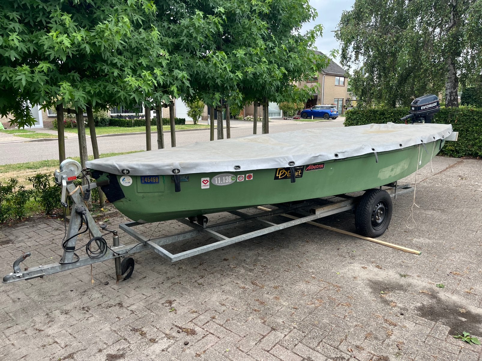 Polyester boot, Watersport en Boten, Vis- en Consoleboten, Zo goed als nieuw, Benzine, Buitenboordmotor, Polyester, Ophalen