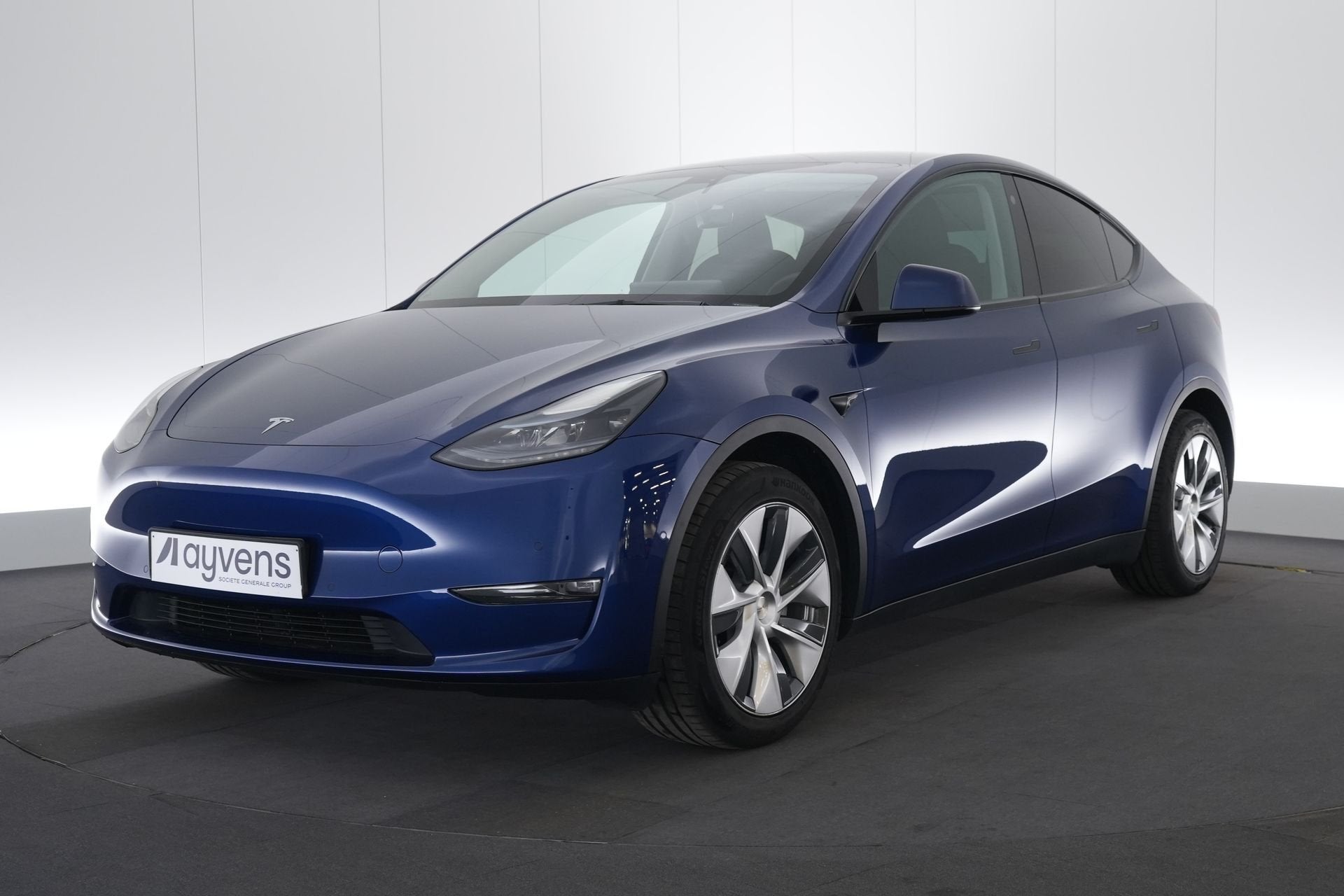 (2CMR188) TESLA MODEL Y, Autos, Achat, Phares entièrement LED, Entreprise, Carnet d'entretien