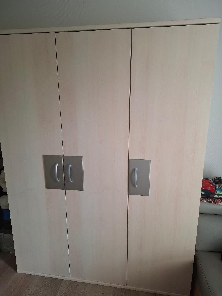 Kledingkast met hang- en leggedeelte – Houtlook, Huis en Inrichting, Ophalen, Met deur(en), Gebruikt, 100 tot 150 cm