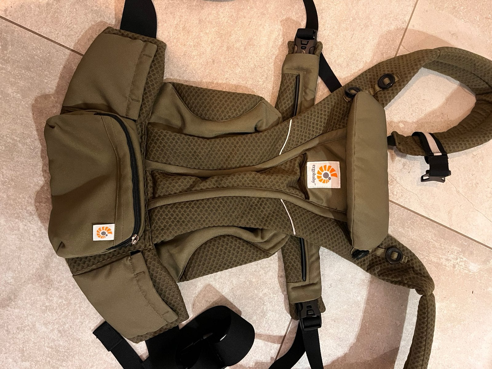 Babybjorn draagzak incl poncho, Enfants & Bébés, Enlèvement, Comme neuf, Porte-bébé