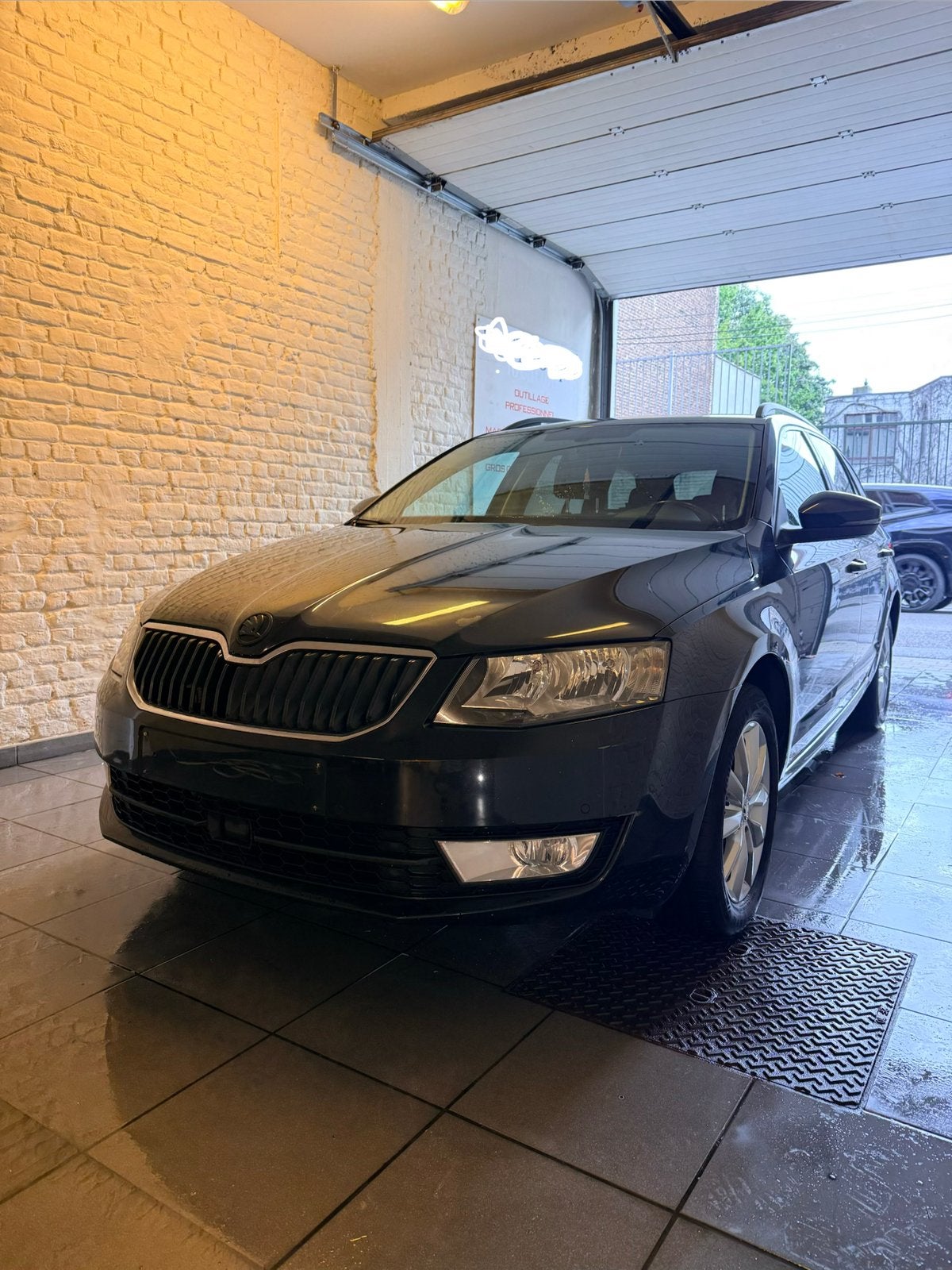 Skoda Octavia 2016 – 1.6 TDI 81 kW Boîte automatique export, Autos, Achat, Diesel, Automatique, Particulier
