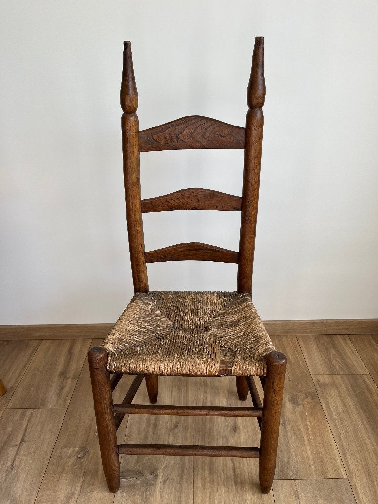 Antiek kerkstoeltje, Ophalen