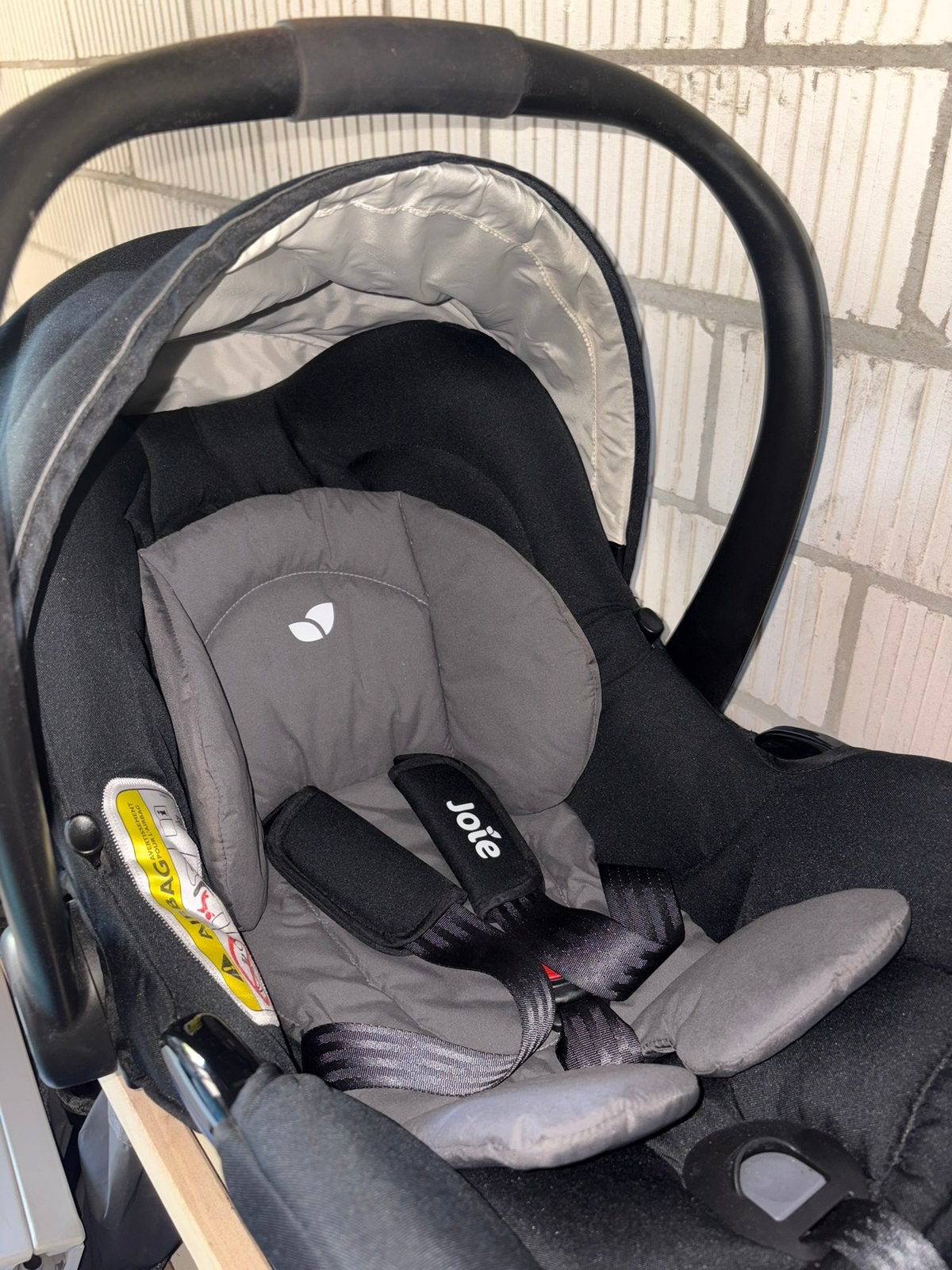 Joie maxi cosi, Enlèvement, Comme neuf