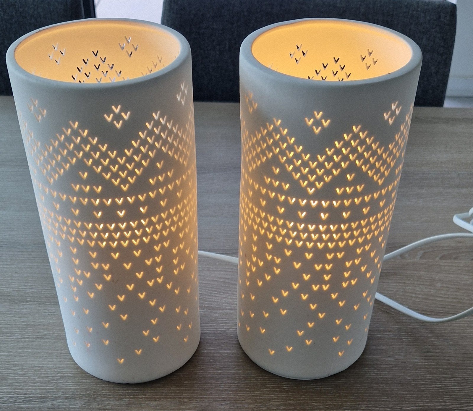 2 lampes identiques, Avec prise, Blanc, Comme neuf, E14 (petit)