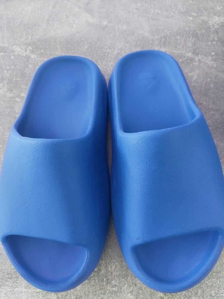 Sandales Adidas numéro 7 pointure 40, Bleu, ADIDAS