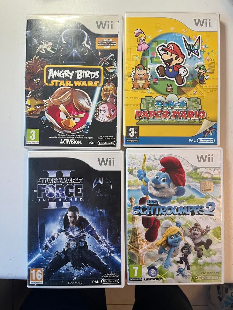 Lot 4 Jeux Wii Star Wars Schtroumpfs Angry Birds Paper Mario, Enlèvement ou Envoi, Comme neuf