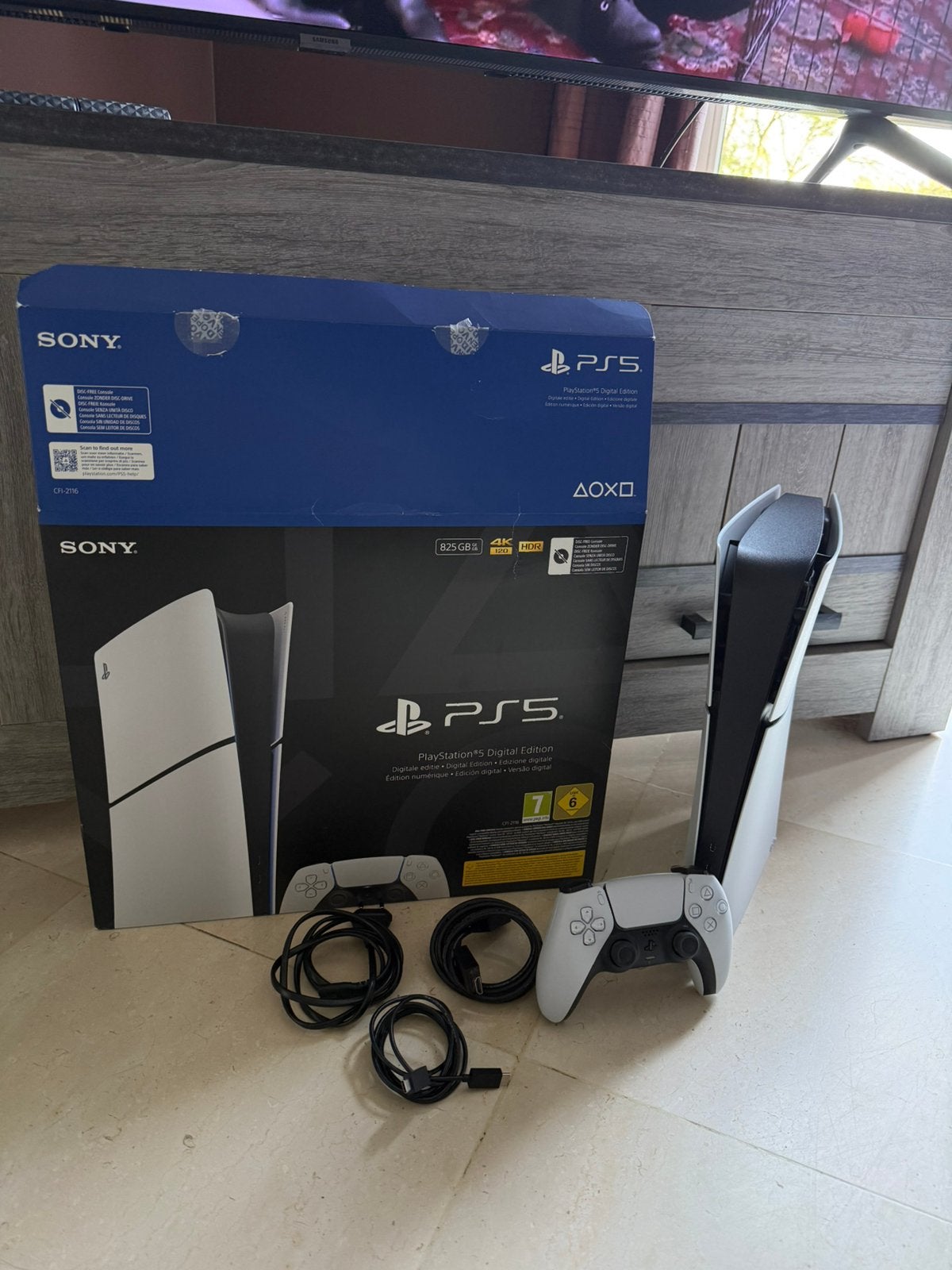 PlayStation 5 slim / manette / boite / cables, Enlèvement, Comme neuf, Playstation 5