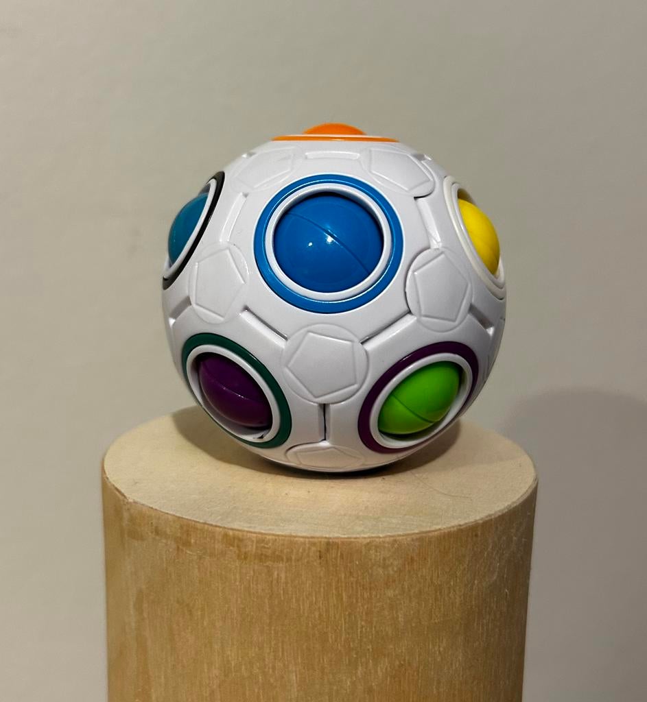 Rainbow Fidget Puzzle Ball, Hobby en Vrije tijd, Ophalen of Verzenden, Zo goed als nieuw