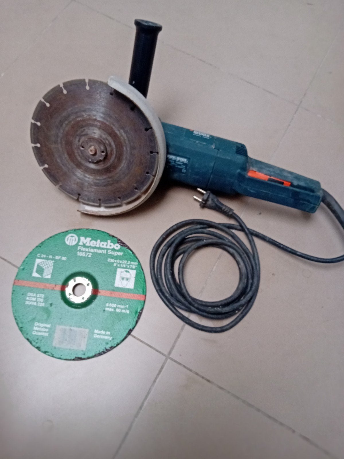 disqueuse meuleuse BLACK ET DECKER électrique KG 2023, Bricolage & Construction, Outillage | Meuleuses, Enlèvement ou Envoi