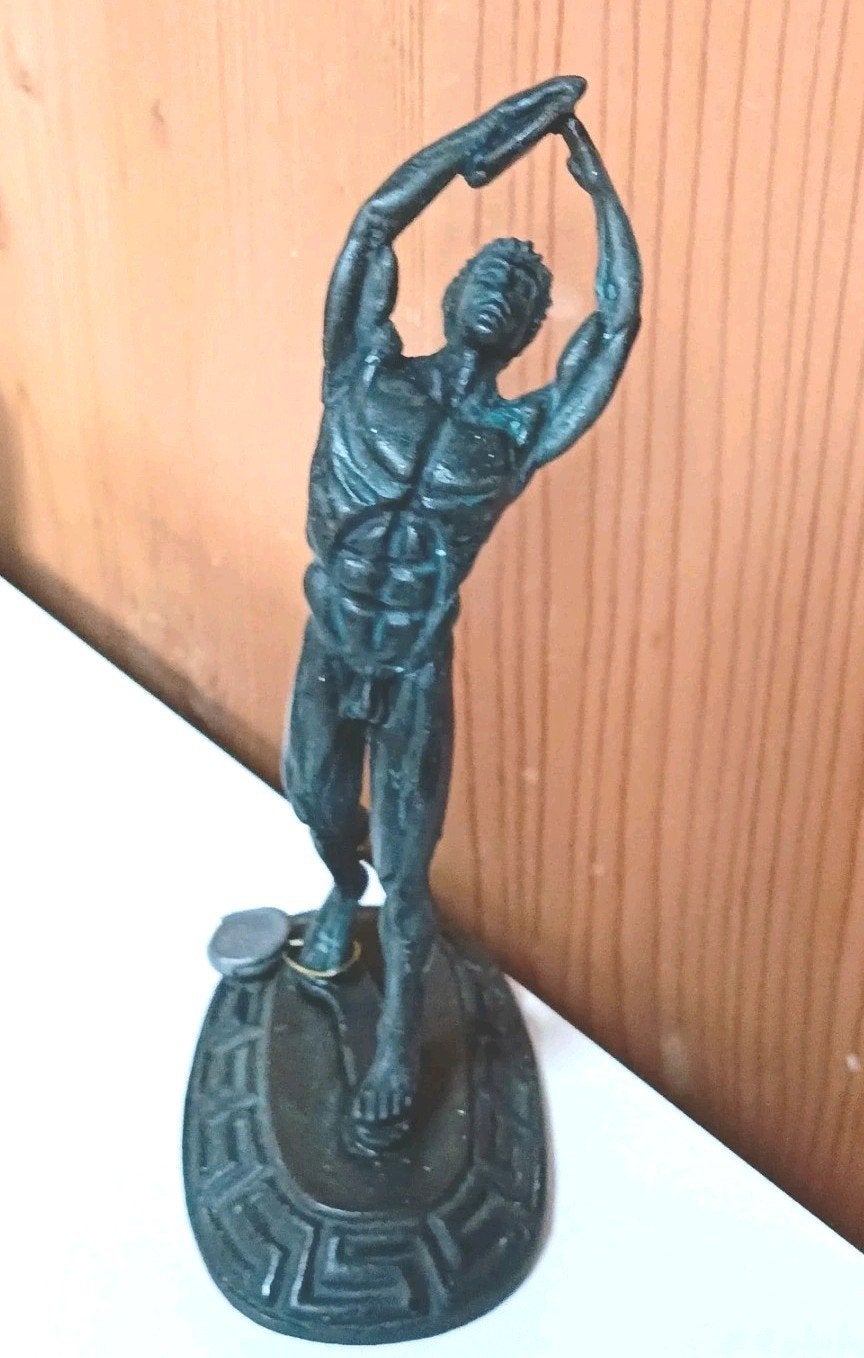 Petite statuette d'athlète grec sur socle, Patiné, Statue, Enlèvement ou Envoi, Métal