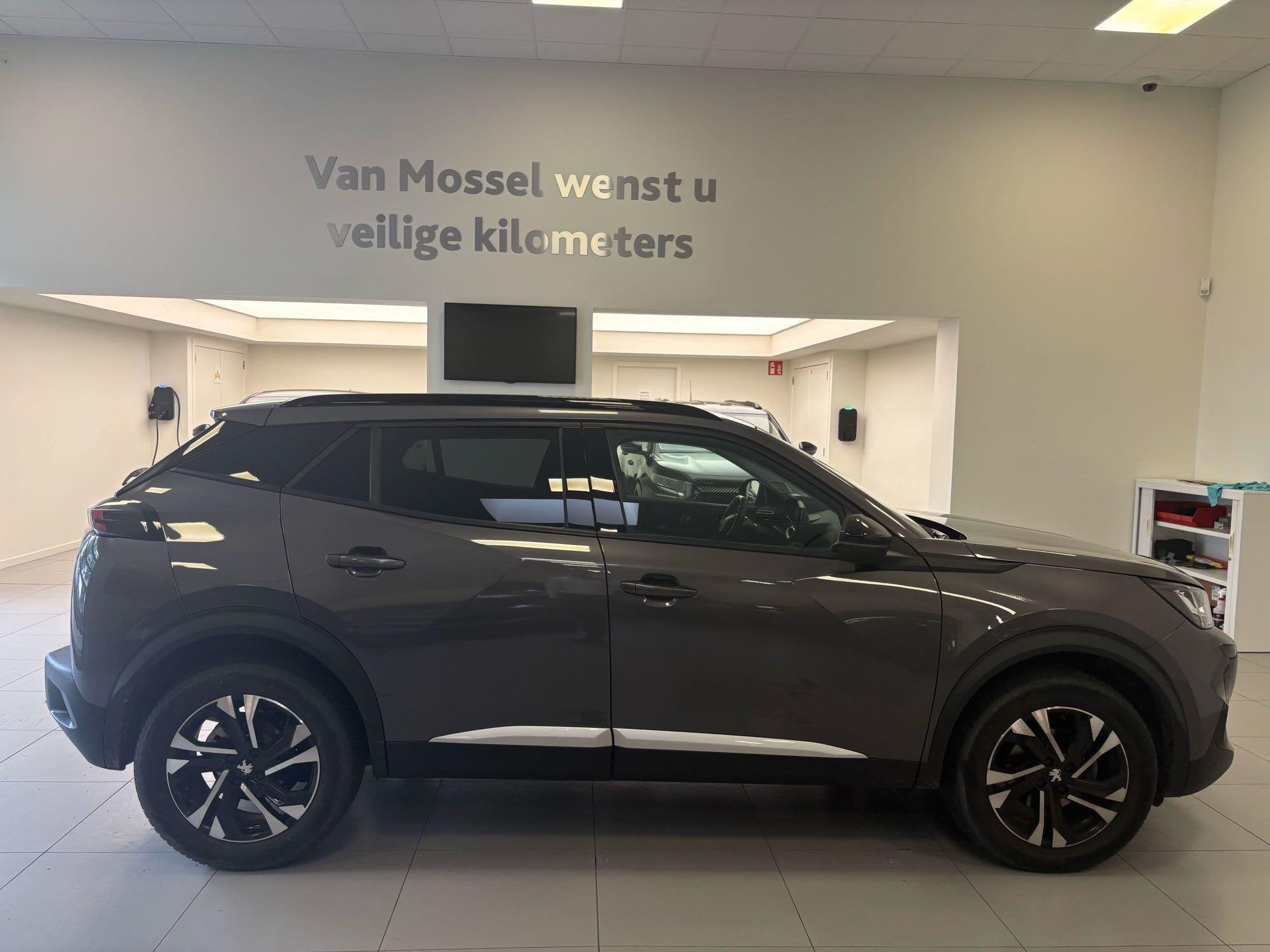 Peugeot 2008 1.2 Puretech 74kW S&S Allure, Voorwielaandrijving, 1263 kg, Stof, Gebruikt