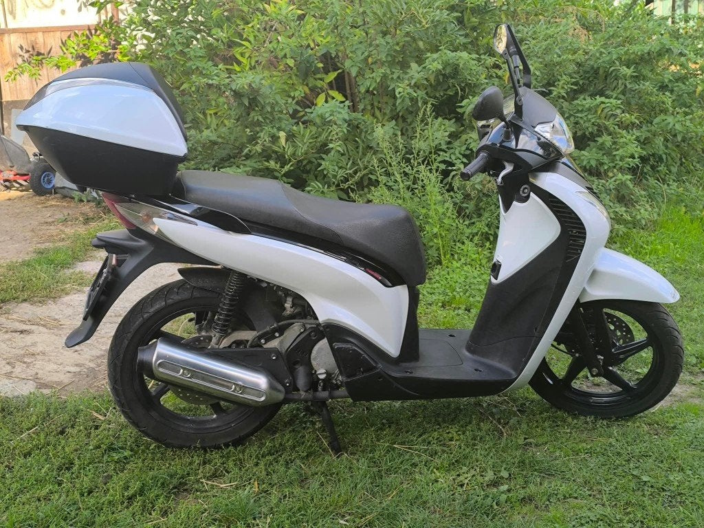 Honda SH 125i — 9 088 km seulement ! — Top-case inclus, Motos, Particulier, Neuf, Scooter