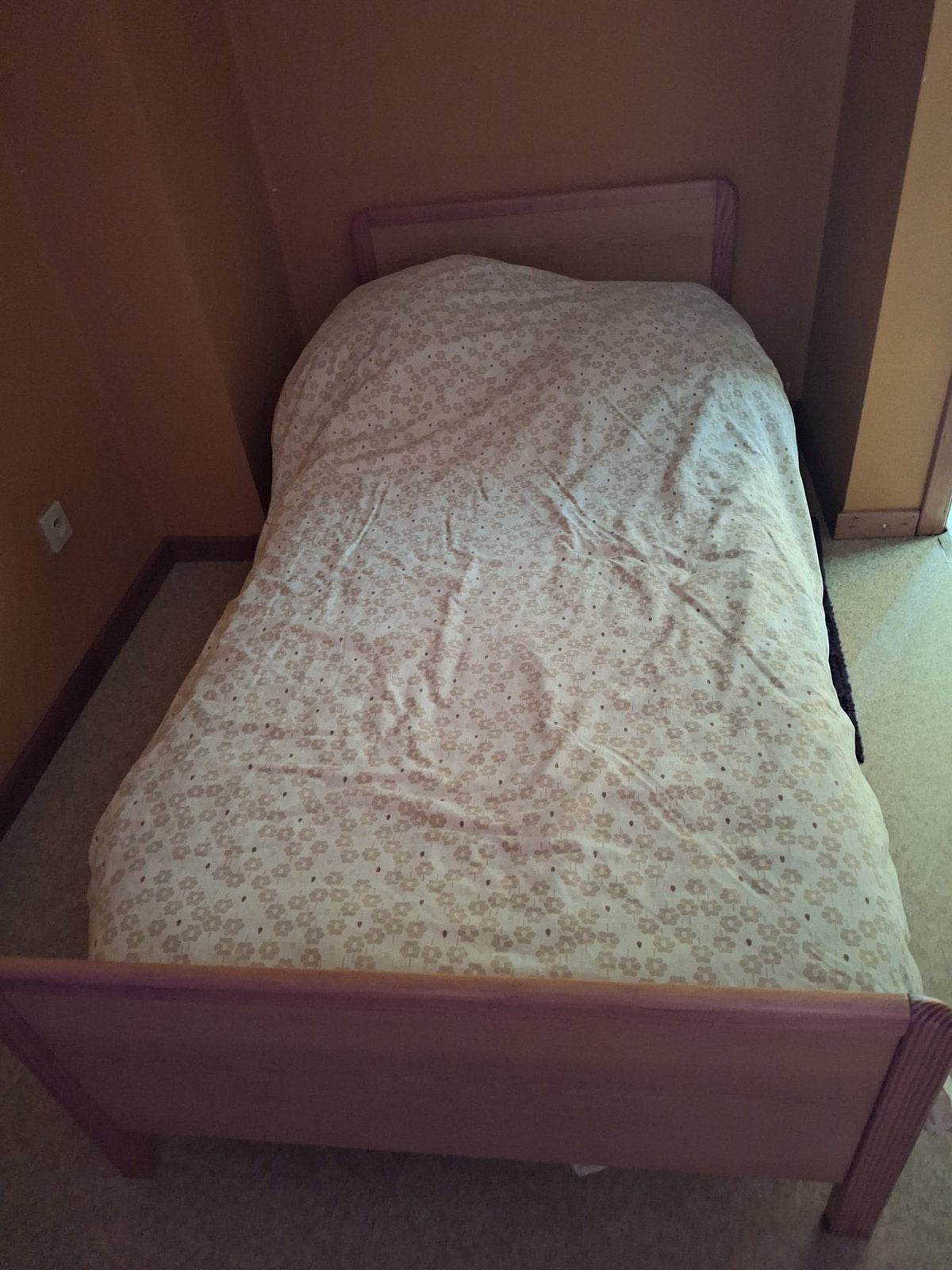 Eenpersoonsbed (met matras), Ophalen, Gebruikt, Eenpersoons