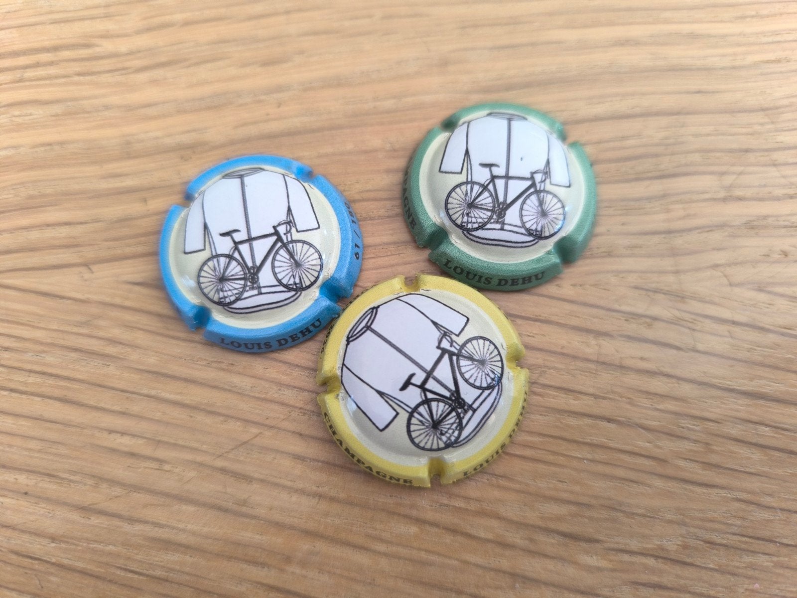 3 prachtige Champagne capsules Dehu (VUELTA 2026), Verzamelen, Ophalen of Verzenden, Zo goed als nieuw