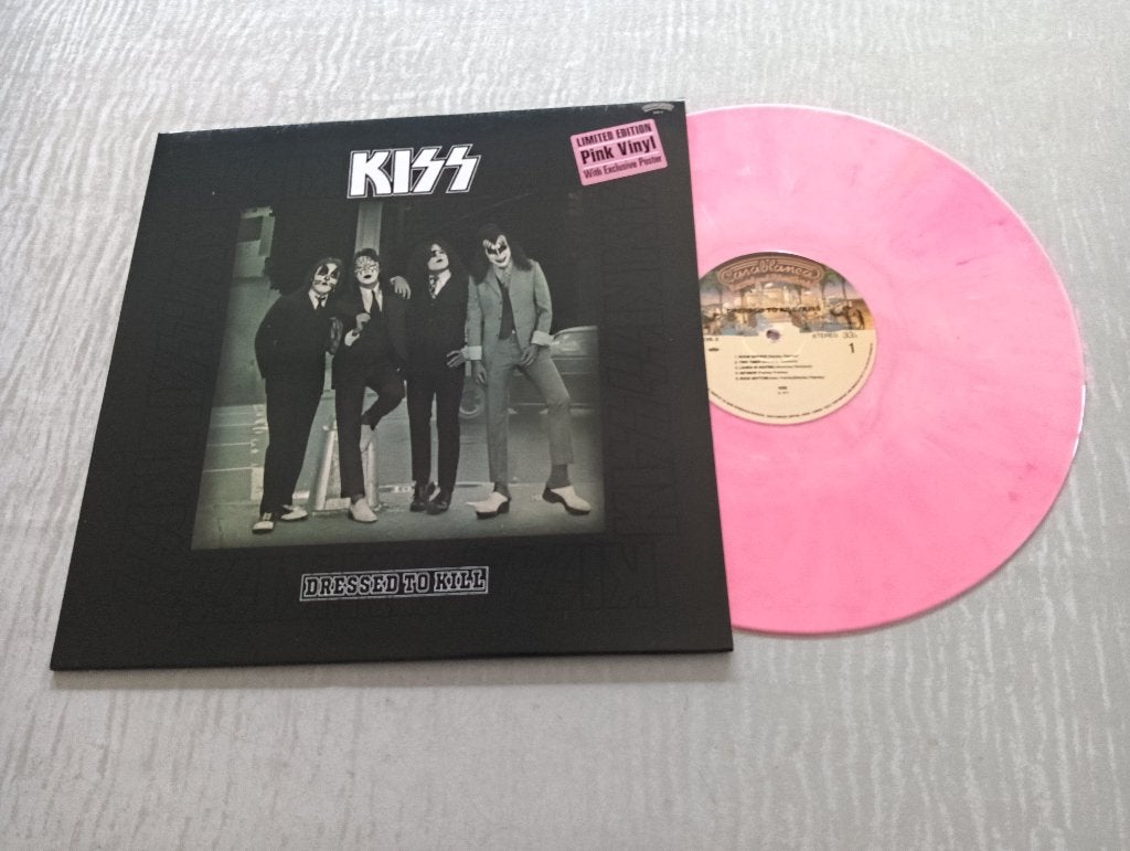 Kiss  Lp  Dressed to Kill - Pink vinyl met exclusive poster, Cd's en Dvd's, Vinyl | Hardrock en Metal, LP, Zo goed als nieuw, Hardrock