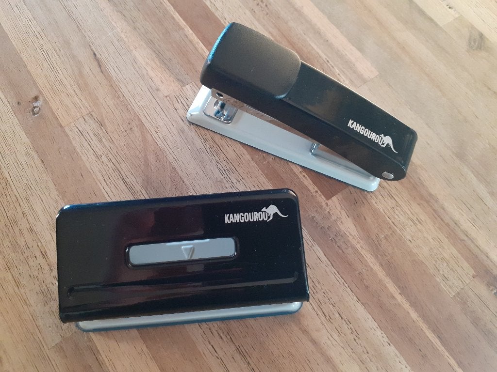 Perforator en nietjesmachine Kangourou, Ophalen of Verzenden, Zo goed als nieuw