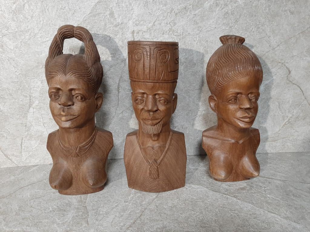 Bustes africains sculptés à la main de style Muaka Boma, Enlèvement ou Envoi