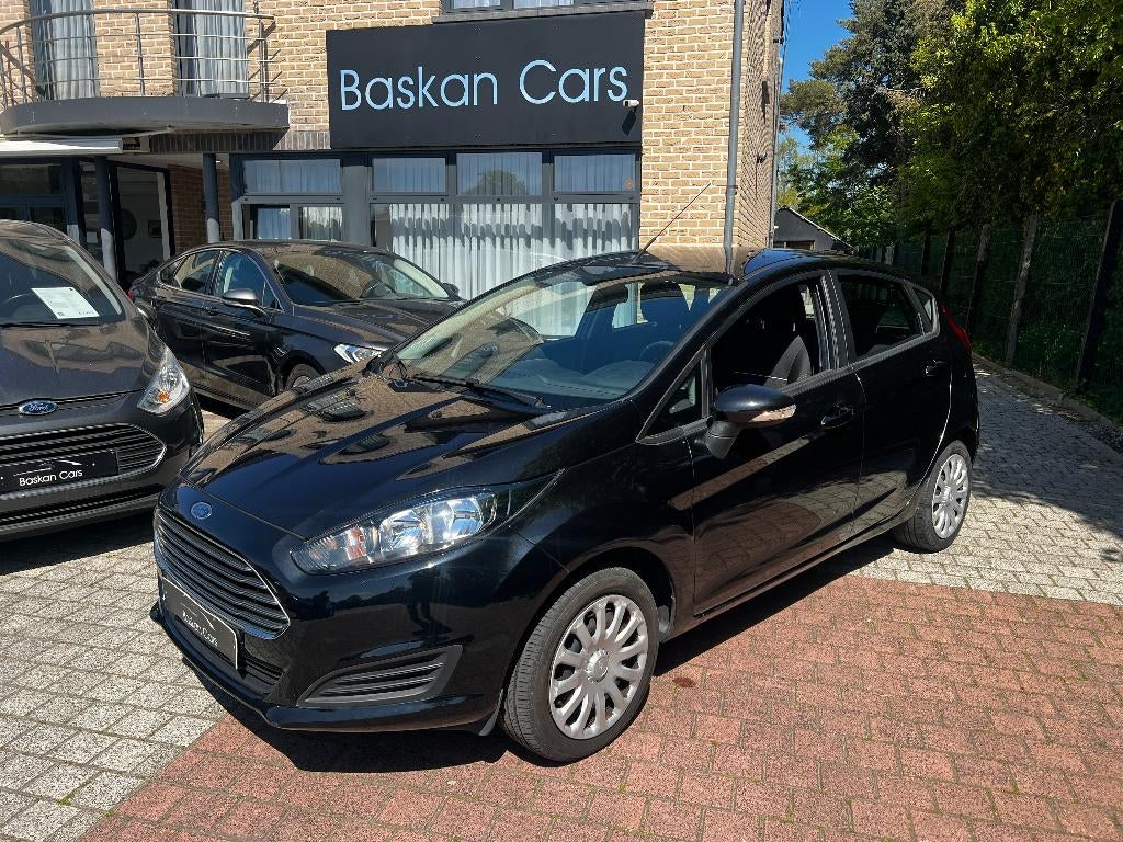 Ford Fiesta 1.0i/M2015/AIRCO/64.000KM/12M GARANTIE, Auto's, Euro 5, Stof, Zwart, Zwart