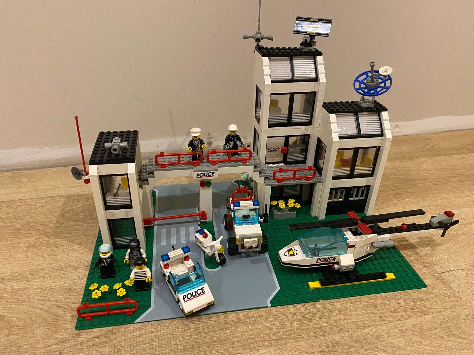 Lego 6398 Central Precinct HQ, Kinderen en Baby's, Speelgoed | Duplo en Lego, Ophalen, Lego, Compleet, Complete set