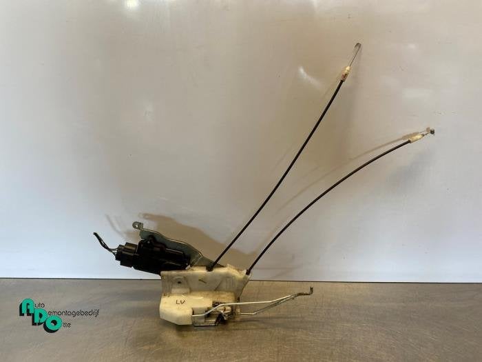 Serrure portière mécanique 4portes avant gauche d'un Nissa, Autos : Pièces & Accessoires, -, 3 mois de garantie, Utilisé, -