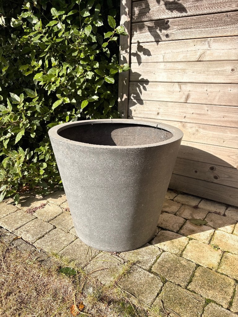 Grote stonelook planten-/bloemenbak in poylester, Tuin en Terras, Ophalen, Kunststof, Gebruikt, Rond