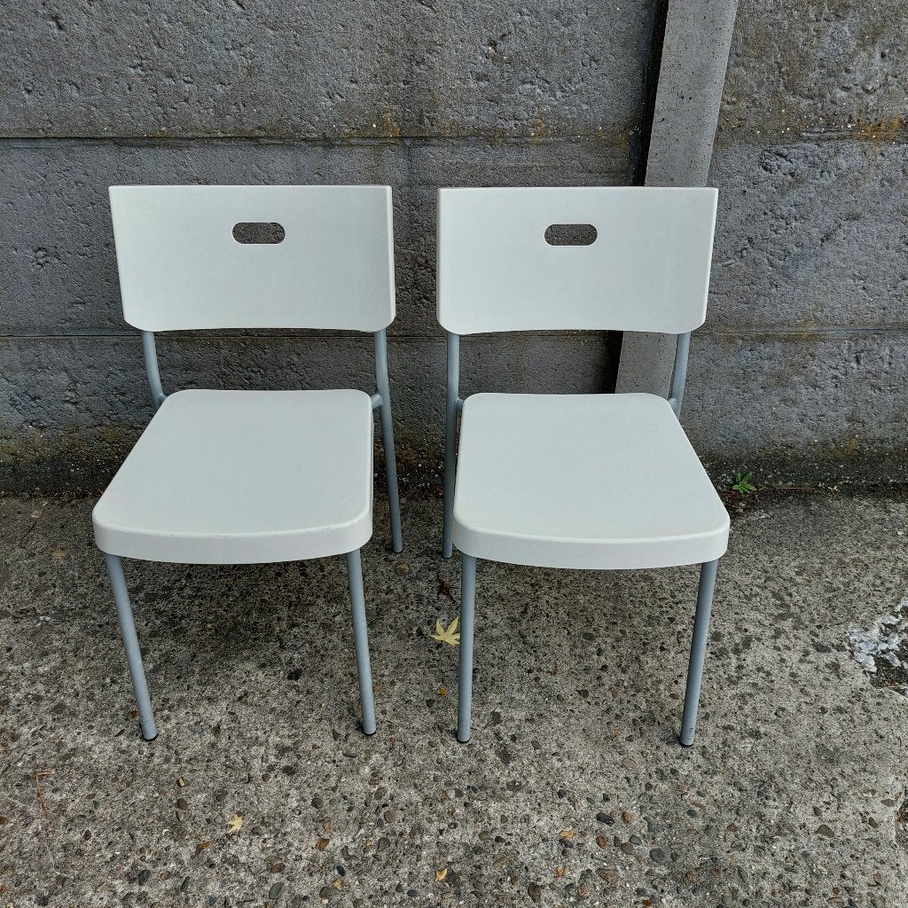 2 keukenstoelen, Huis en Inrichting, Stoelen, Ophalen, Twee, Wit, Zo goed als nieuw