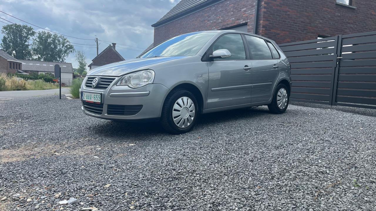Volkswagen Polo 1.4 benzine automaat, 104.000 km, Autos, Argent ou Gris, Achat, Entreprise, Entretenue par le concessionnaire