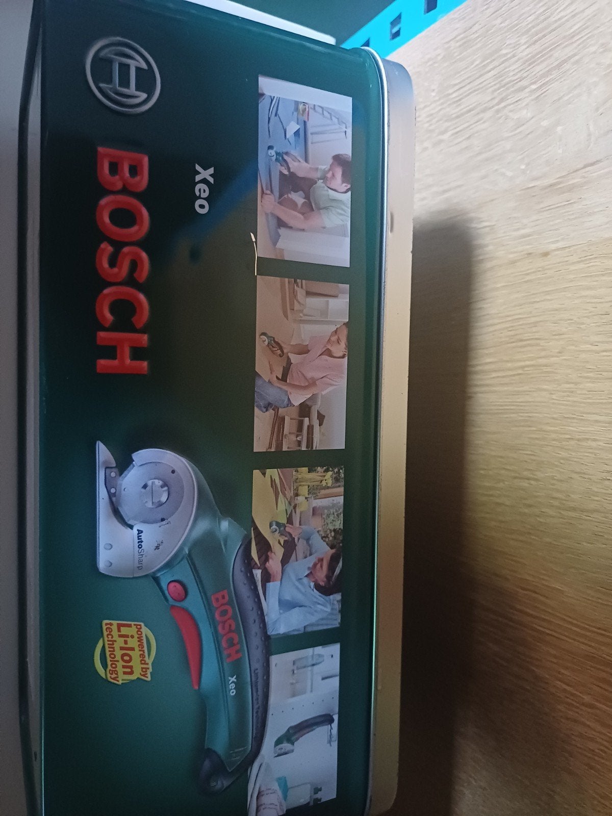 Bosch Accu-Universeelsnijder 3.6V Li-Ion in metalen doos, Doe-het-zelf en Bouw, Ophalen, Zo goed als nieuw