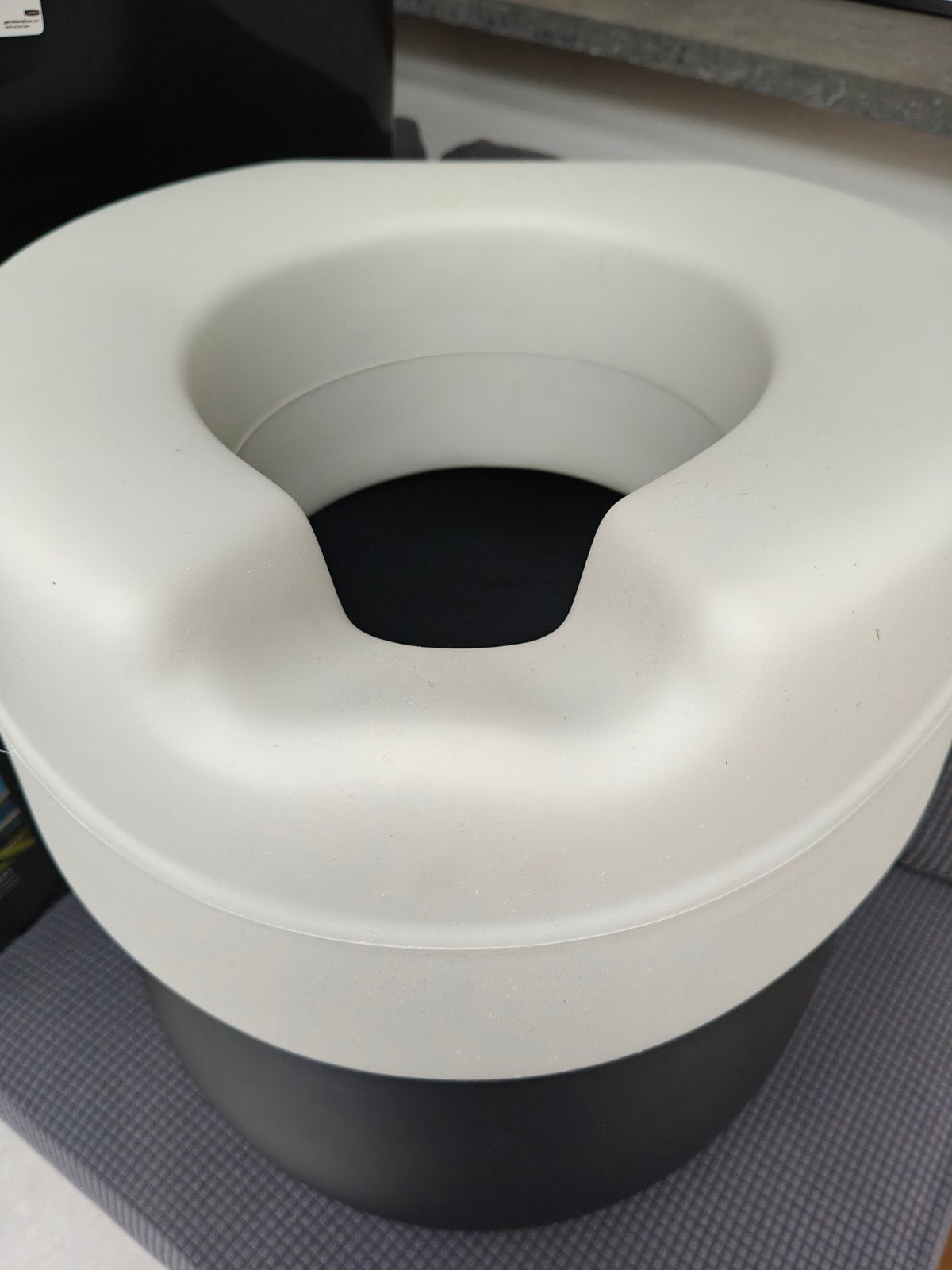 Réhausseur de toilette neuf, Ophalen