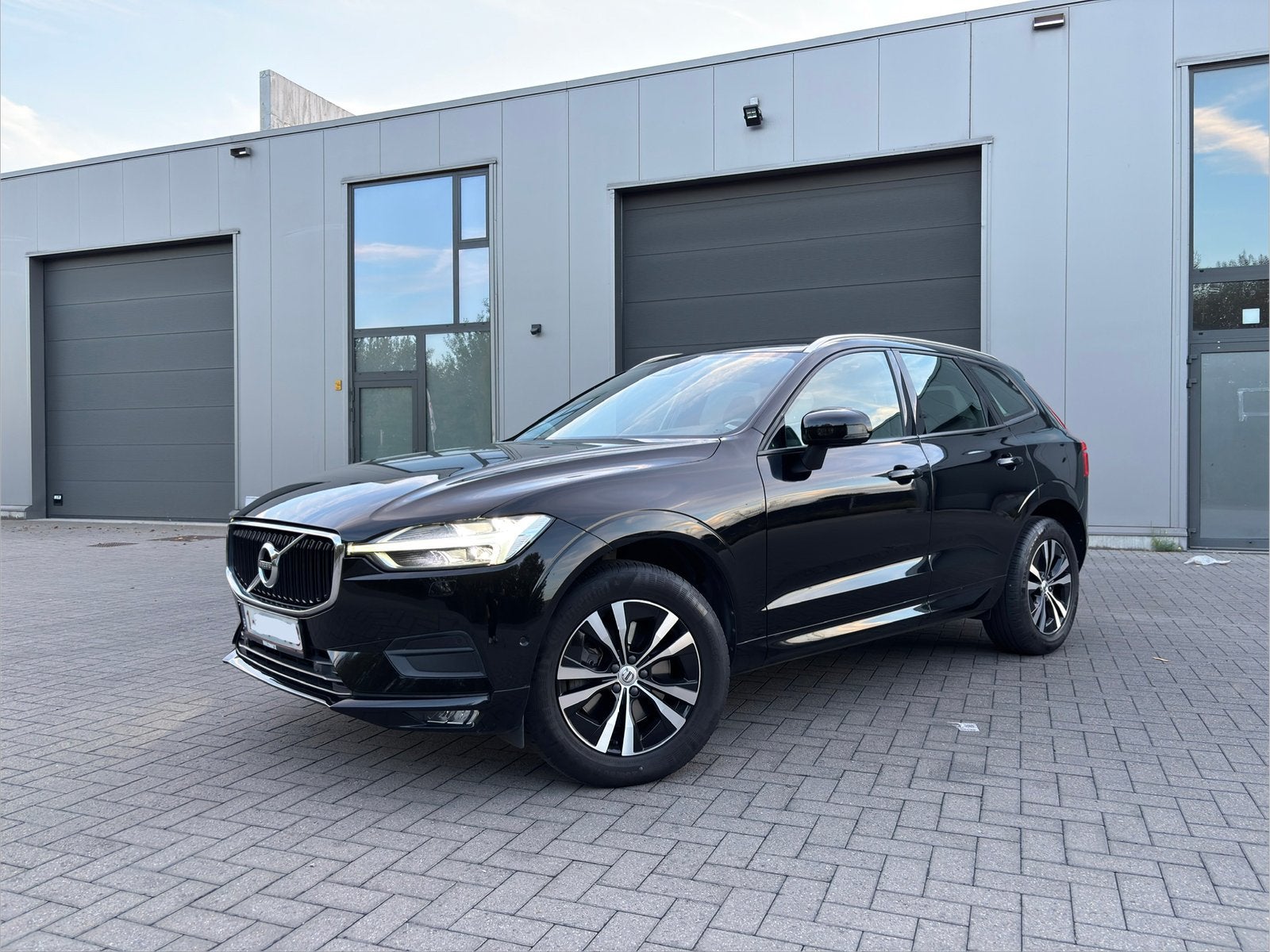 Volvo XC60 D4 Automaat momentum pack, Autos, Achat, Euro 6, Carnet d'entretien, Noir