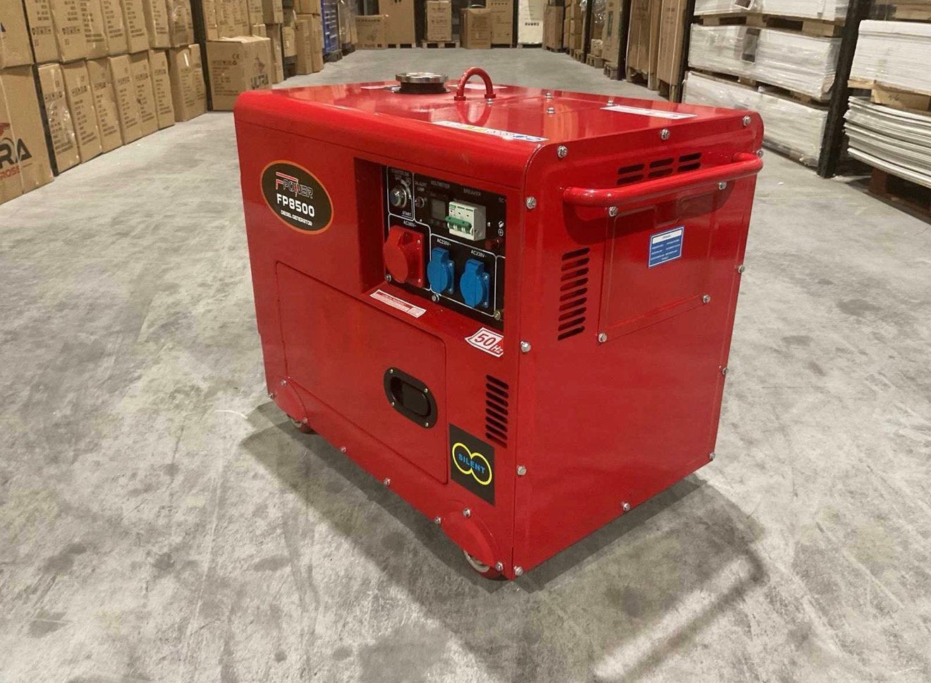 Aggregaat, Doe-het-zelf en Bouw, Aggregaten, Ophalen, Nieuw, 5 tot 10 kVA, Geluidgedempt
