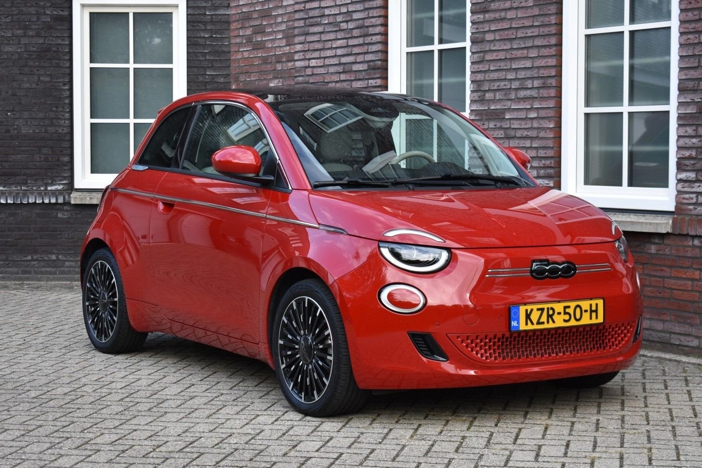 Fiat 500e 42KWh La Prima/ SOH 95%/Panoramadak/Leer/Verwarmde, Auto's, Automaat, Adaptive Cruise Control, Te koop, Stadsauto