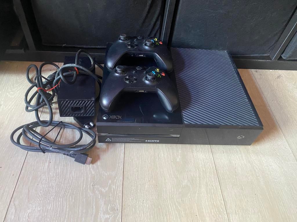 Xbox 1 + 2 controlers + hdmi kabel + spellen, 500 GB, Comme neuf, Enlèvement, Avec 2 manettes