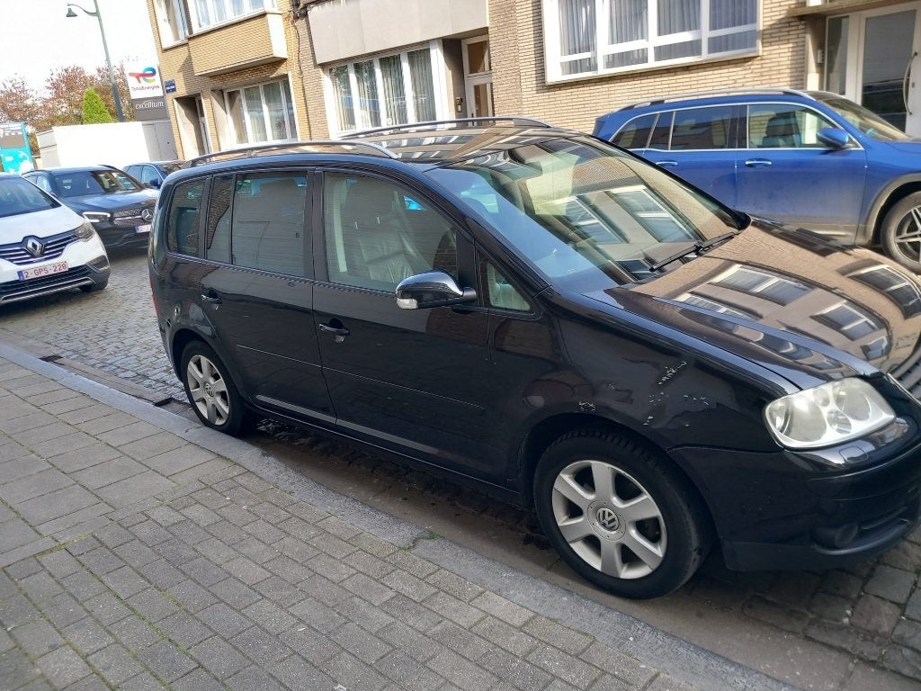 Vw touran 1.6 essence Full option, Autos, Cuir, Achat, 7 places, Boîte manuelle