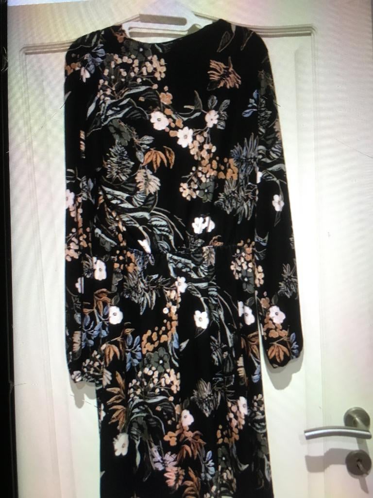 Nieuw dameskleed maat 40/42, Kleding | Dames, Maat 38/40 (M), Zwart, Nieuw, Ophalen of Verzenden