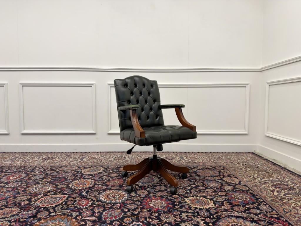 Klassiek Engels Chesterfield Bureaustoel, Antiek en Kunst, Ophalen