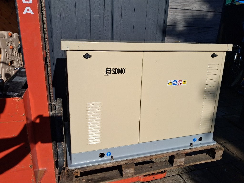 Sdmo aggregaat, Doe-het-zelf en Bouw, Ophalen, Elektrisch startend, Overige typen, Zo goed als nieuw