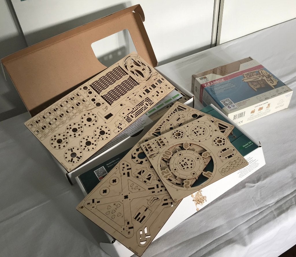 Maquettes bois Ugears, Enlèvement, Neuf